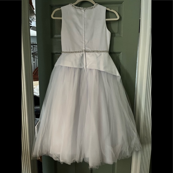 GIRLS WHITE DRESS WITH TIARA AND VEIL SIZE 8 - Picture 2 of 12